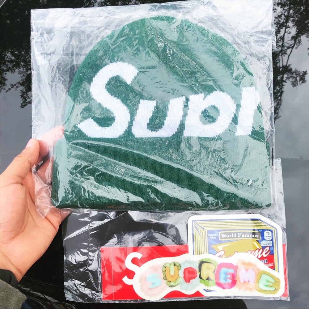 Green supreme big logo beanie SOLD
